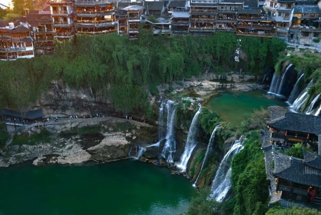 9D7N Glamour Hunan + Three Gorges (CZT9)